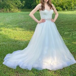 David’s Bridal Wedding Dress - DB STUDIO WG4039